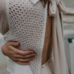Pull ouvert dans le dos manches dentelle - L'amoureuse by Ingrid Fey