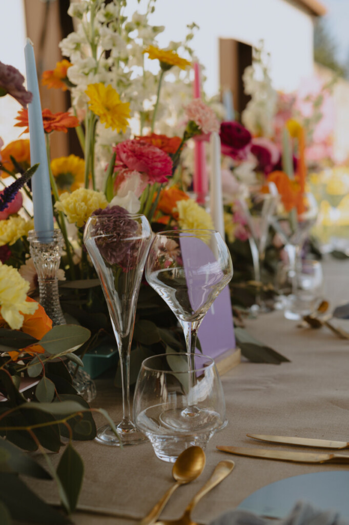 décoration de table mariage coloré