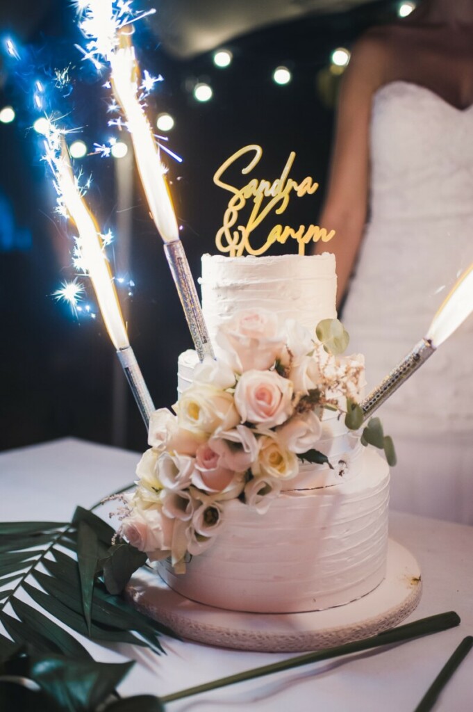 wedding cake avec cake topper