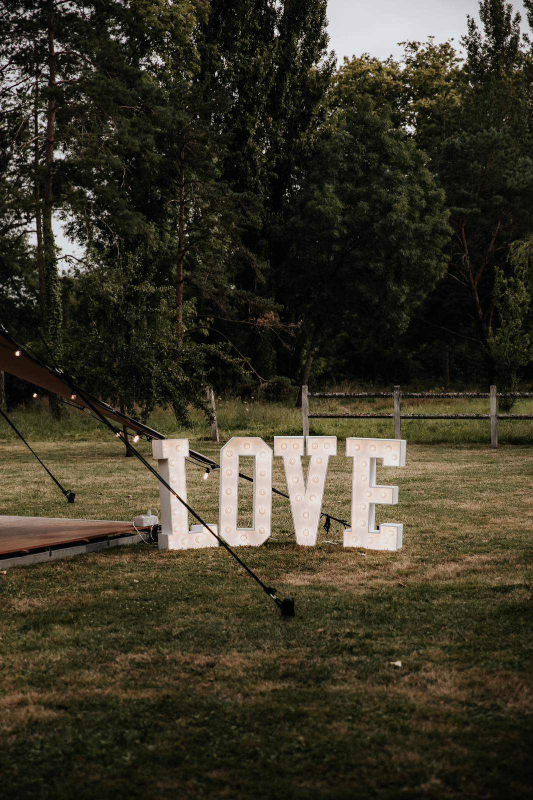 Lucie & Thomas - crédit photo Emilie Soler - Enjoy Evènements Bordeaux - wedding planner mariage