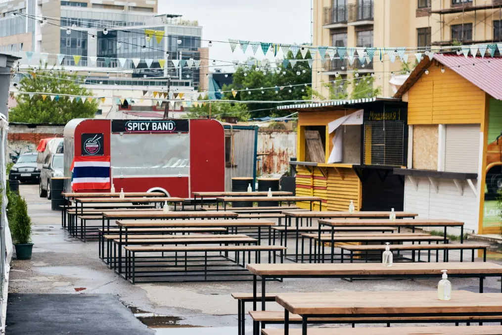 food court ambiance guinguette mariage crédit igor sporynin